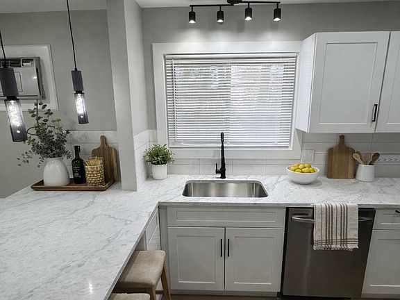 2nd image of 775 Coolidge St #7