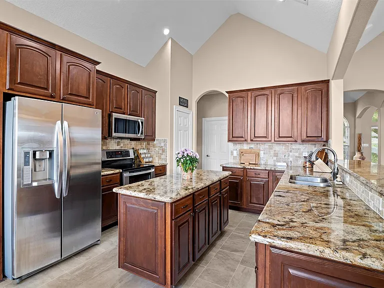 14030 Shoreline Dr — Photo 11
