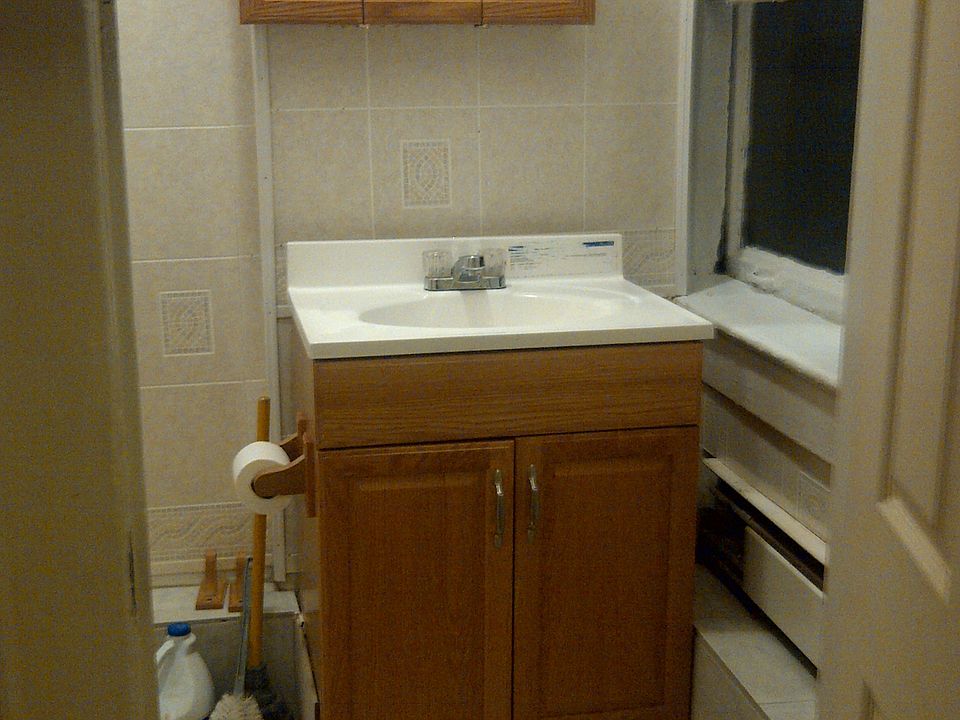 2nd image of 258 Washington St