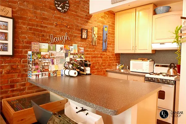 Rented by JK Dansar Corp | media 31