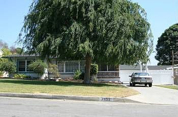 1st image of 7852 Euclid Ave