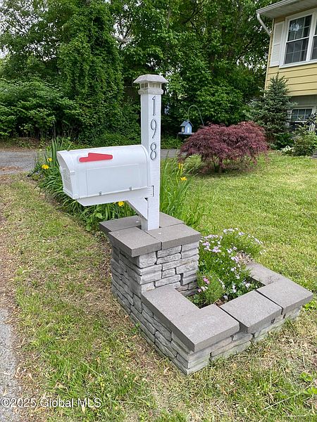 2nd image of 198 Hillcrest Avenue