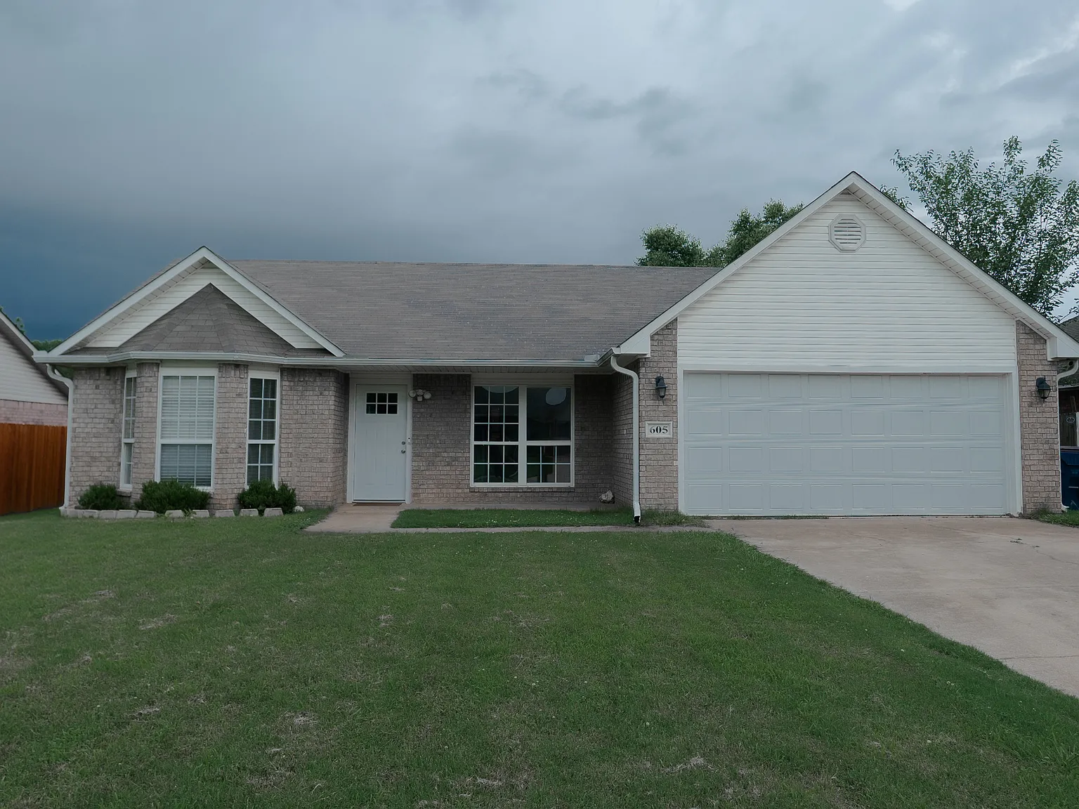 605 Dugan Mill Circle — Photo 2