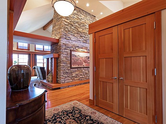 5th image of 719 Spanish Peaks Dr