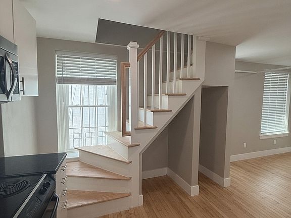 2nd image of 48 Winter St #5REAR
