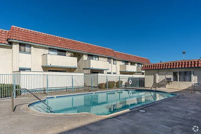 Magnolia Apartments — Photo 7