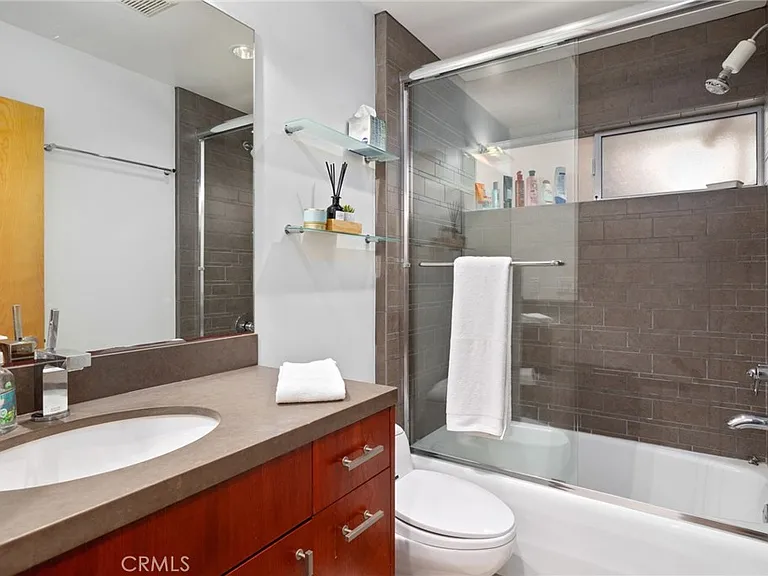 701 Loma Dr — Photo 31