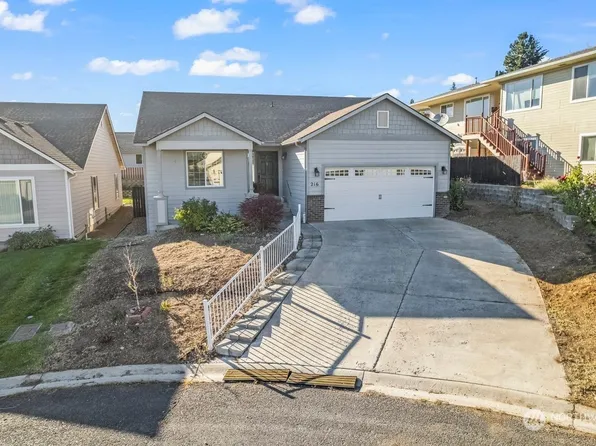 216 N 78th Avenue, Yakima, WA 98908