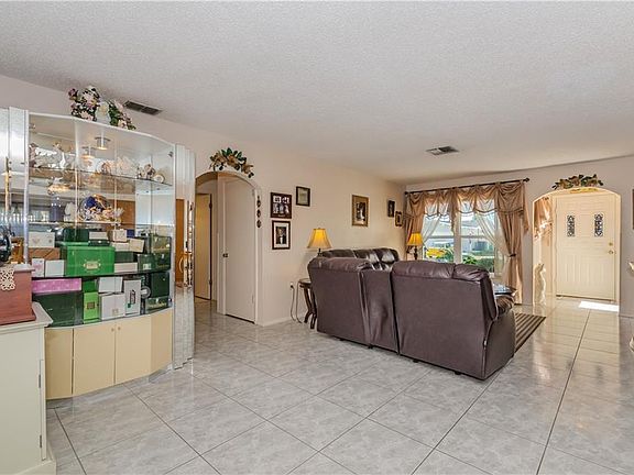 5th image of 8341 Moulton Dr