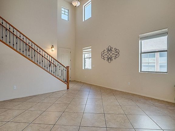 3rd image of 472 E Calle De Ocaso