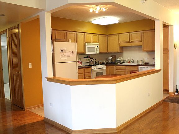 4th image of 5105 Madison St Unit 407
