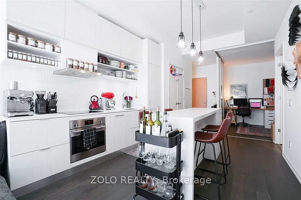 Building Photo - 5 Soudan Ave #1101