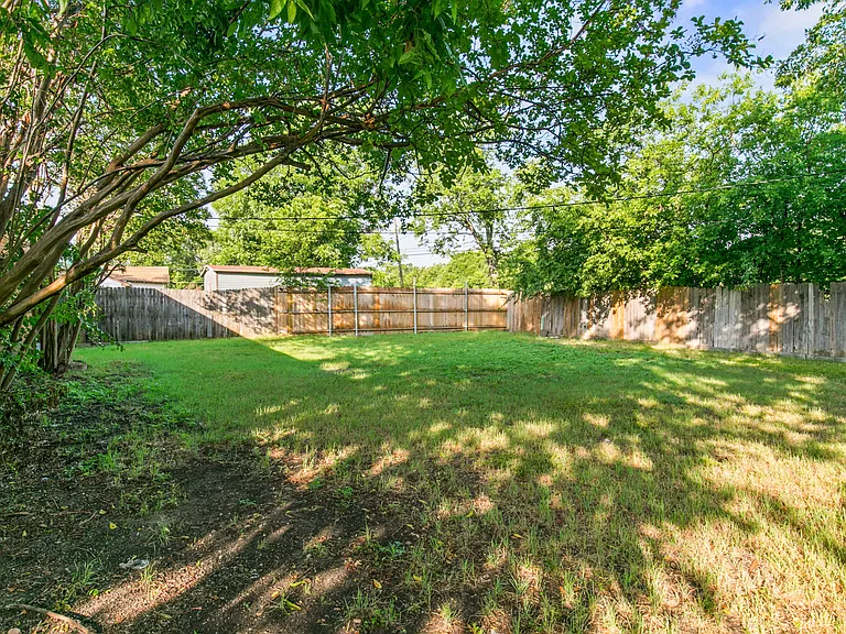 10523 Wood Dale Dr — Photo 6