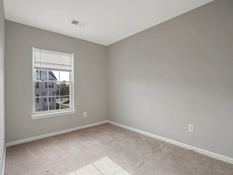 20413 Elm Grove Ter — Photo 5
