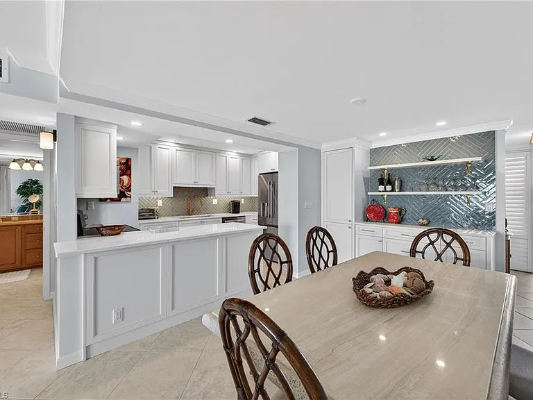3443 Gulf Shore Blvd N #809 — Photo 9