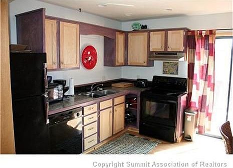 2nd image of 501 Teller St #D