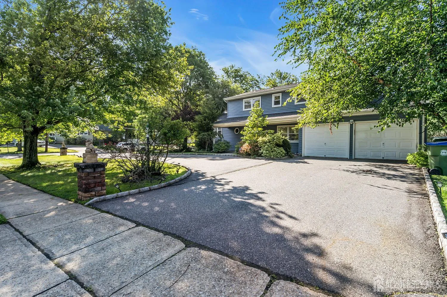 4 bed, 2.5 bath, 2326 sqft, $4,500 — Photo 3