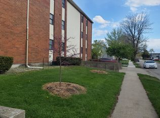 1509 2nd St #683360686, Charleston, IL 61920