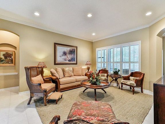 5th image of 533 Oakmont Dr