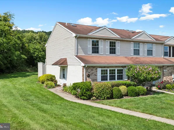 614 Lancaster Ct, Downingtown, PA 19335