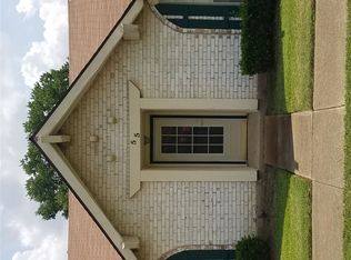 55 W Mountain Creek Dr, Grand Prairie, TX 75052