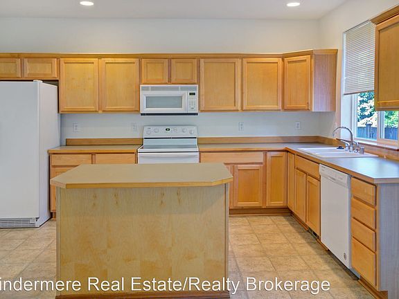 5th image of 8419 16th St NE
