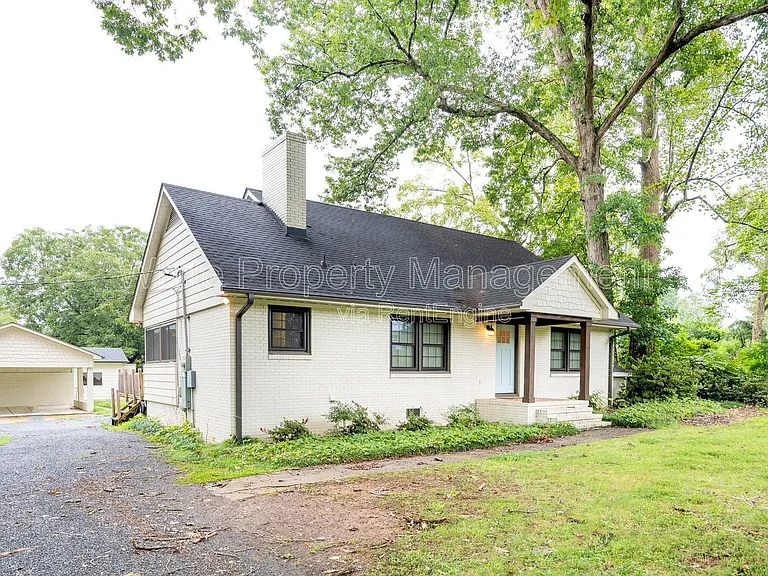 12013 Idlewild Rd — Photo 2