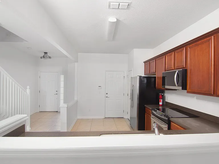 1020 Berkman Cir — Photo 4