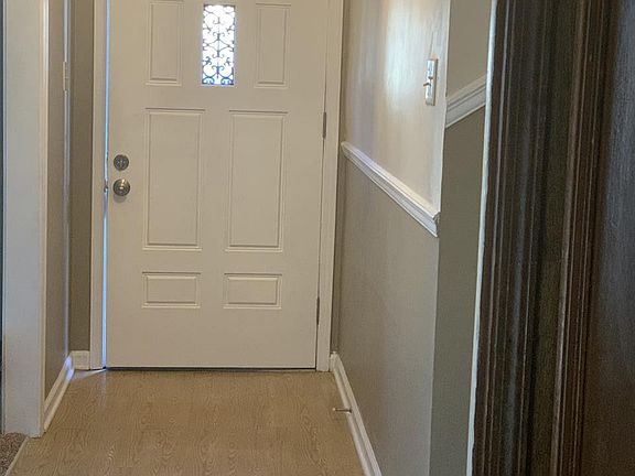 4th image of 1520 Hidden Lake Dr