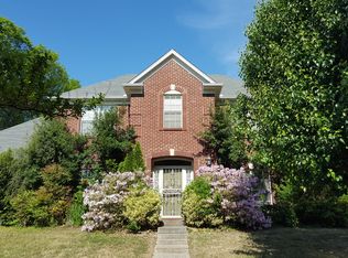 445 N McElroy Rd, Memphis, TN 38120