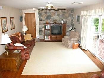 2nd image of 75 Oak Dr