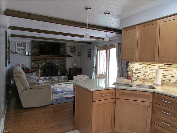 4th image of 7681 Walnutwood Dr