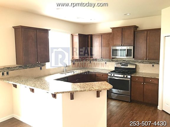 3rd image of 3918 50th Ave NE