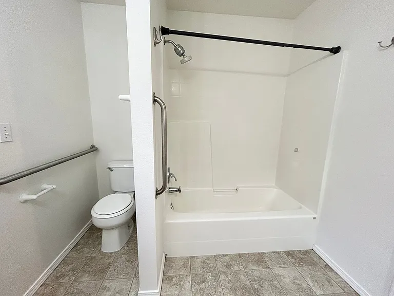 4650 N Date Palm Ave — Photo 28