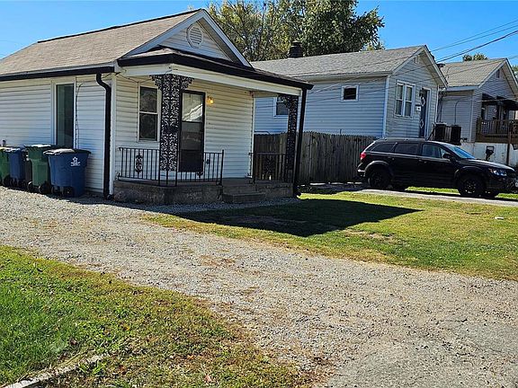 2nd image of 218 W Felton Ave