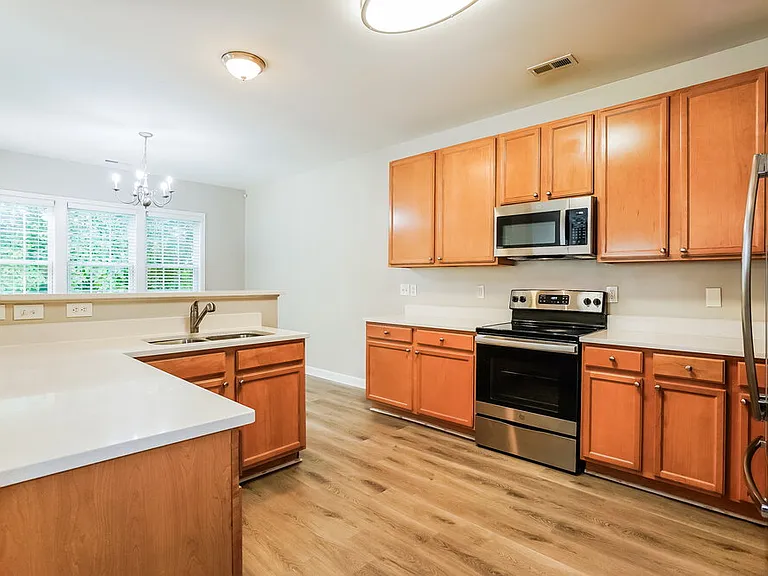 3213 Rendezvous Dr — Photo 8