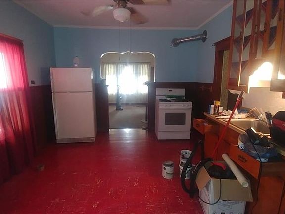 3rd image of 386 Bristol St
