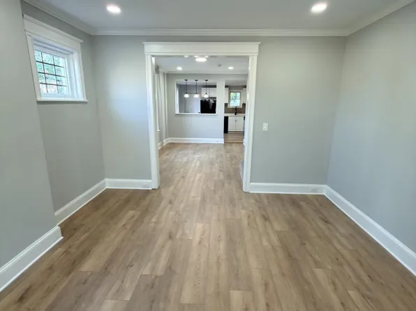 648 Edgewood Ave, Trenton, NJ 08618