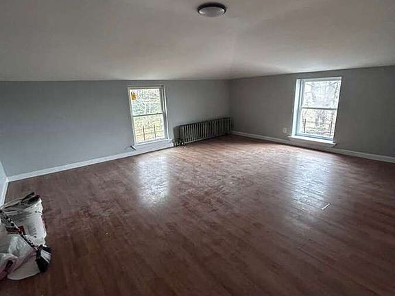4th image of 53 Glenwood Ave