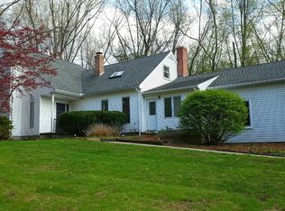 573 Wolf Swamp Rd, Longmeadow, MA 01106