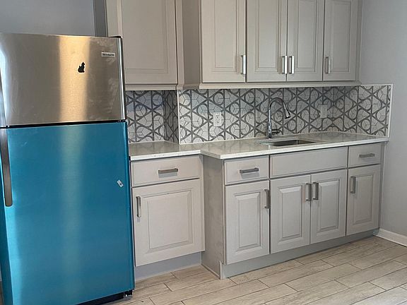 2nd image of 290 E Sidney Ave #1
