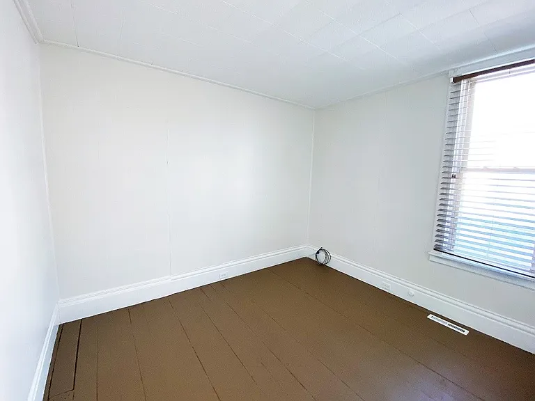 1242 Michigan Ave — Photo 12