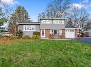 438 Birchwood Blvd, Baldwinsville, NY 13027