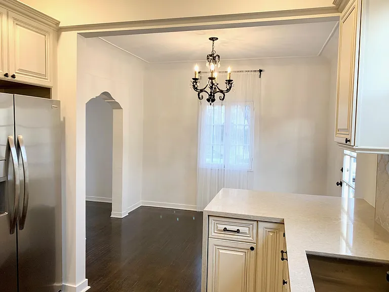 9332 W Olympic Blvd — Photo 11