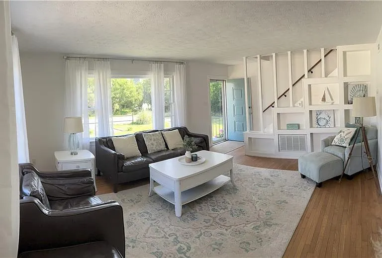 18 Constant Rd — Photo 1