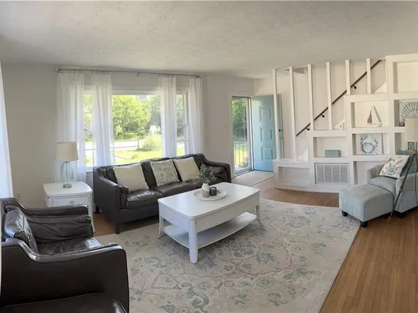 18 Constant Rd, Hampton, VA 23664