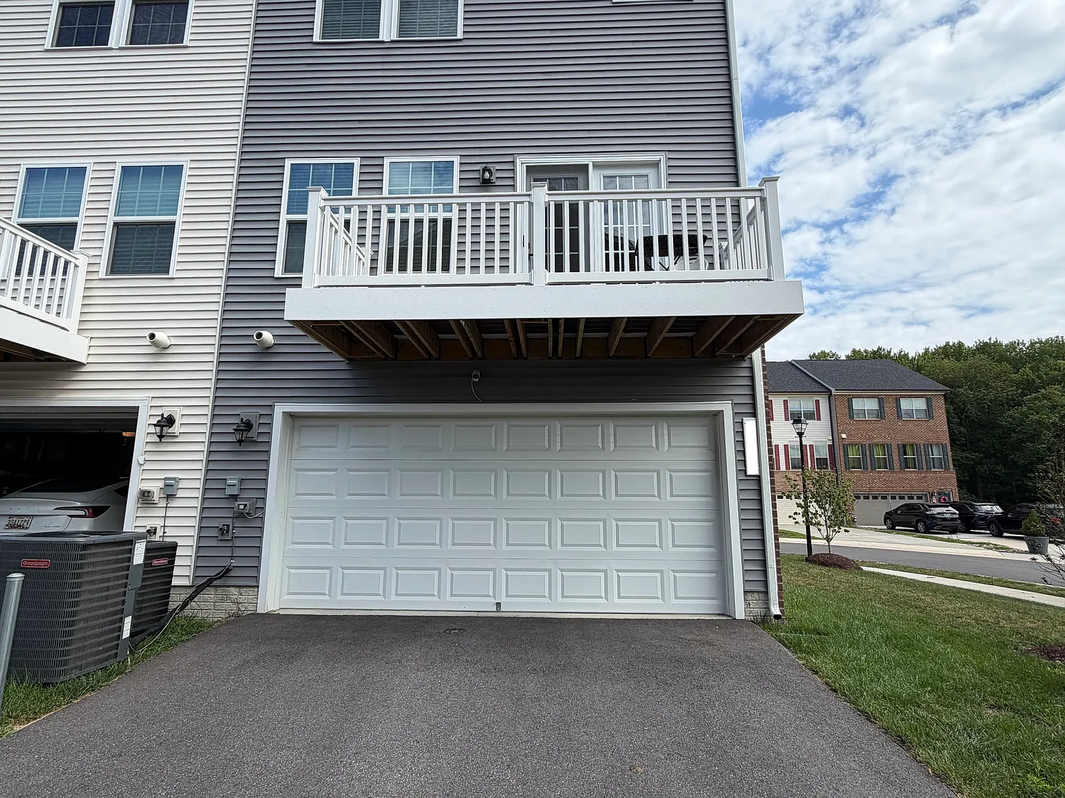 3 bed, 2034 sqft, $5,500 — Photo 2