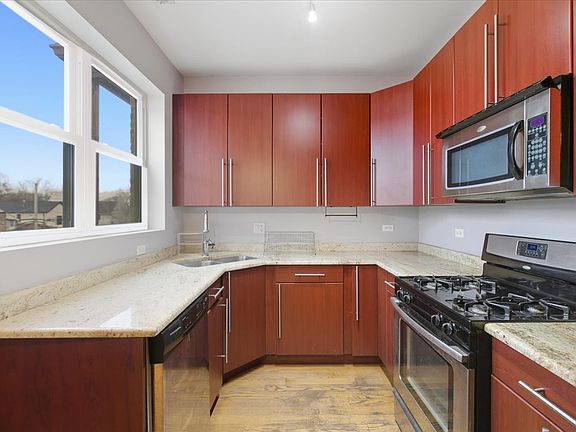4th image of 1951 N Monticello Ave #2