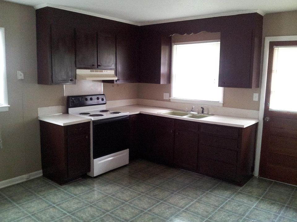 2nd image of 604 Lark Dr #604