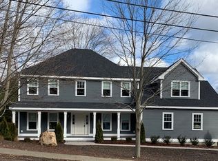 11 Pleasant St, Wellesley, MA 02482